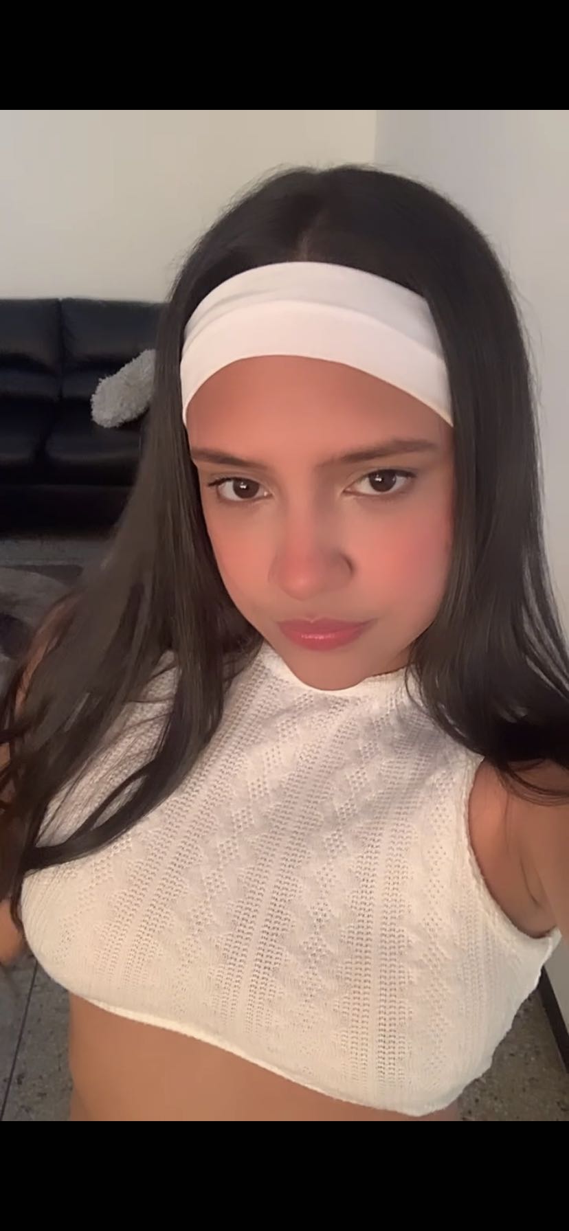 Pau from Venezuela, online on StrangerLine